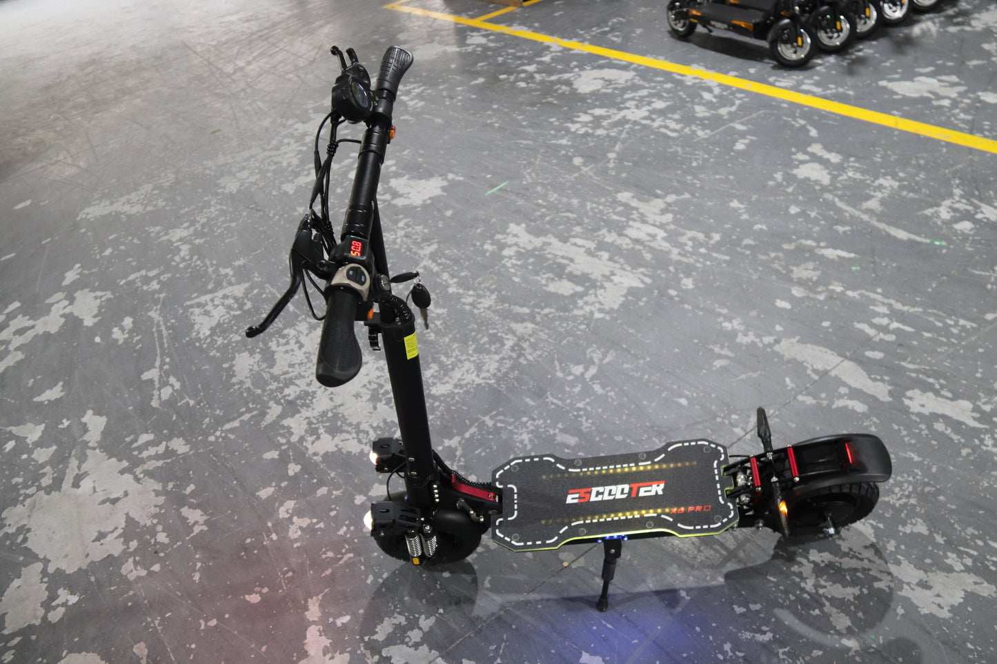 Emanba V-X6 PRO 2400W Dual Motor 10" Off-Road Electric Scooter 60km/h 48V 21Ah Foldable Commuter with Front+Rear Suspension
