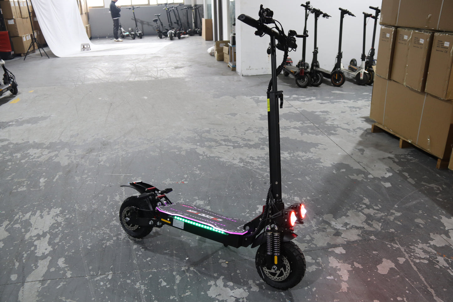 Emanba V-X6 PRO 2400W Dual Motor 10" Off-Road Electric Scooter 60km/h 48V 21Ah Foldable Commuter with Front+Rear Suspension